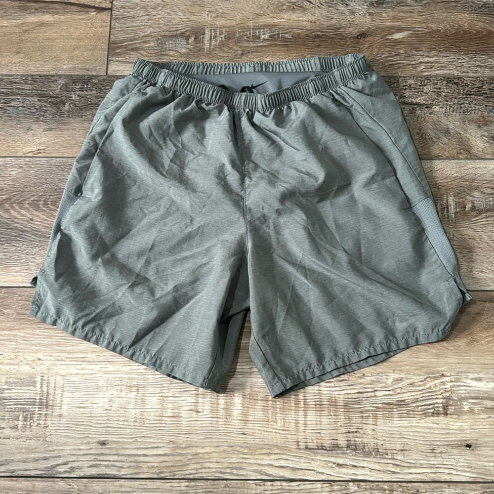 Men’s Nike Athletic Shorts Size Small